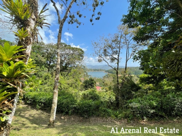 Incredible Large Lot in Exclusive Arenal