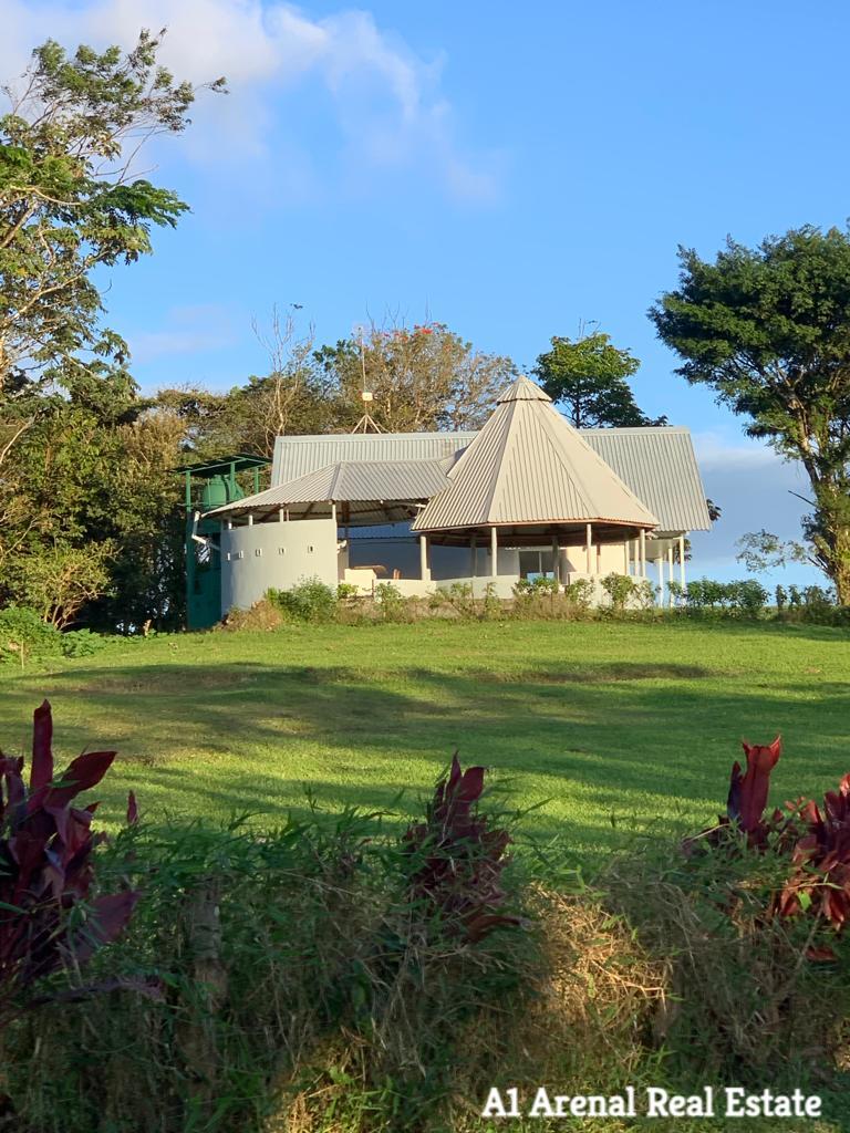Beautiful, Tranquil Estate In Nuevo Arenal