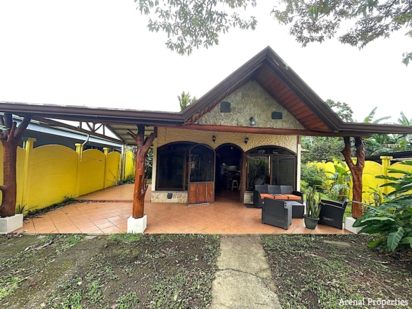Enchanting Dos Palmas Home