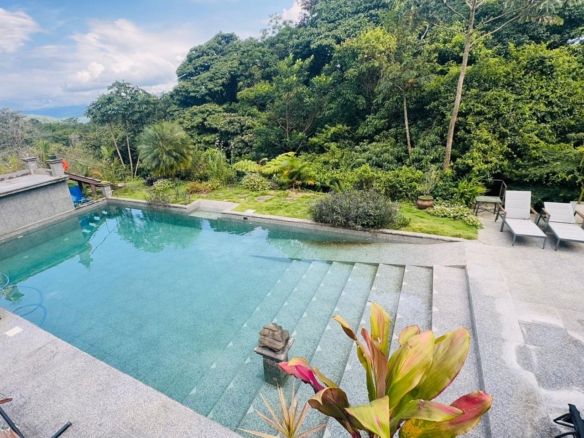 Lake Arenal Jewel: Exclusive Lakeview Estate with Private Lake Access & Separate Apartment.