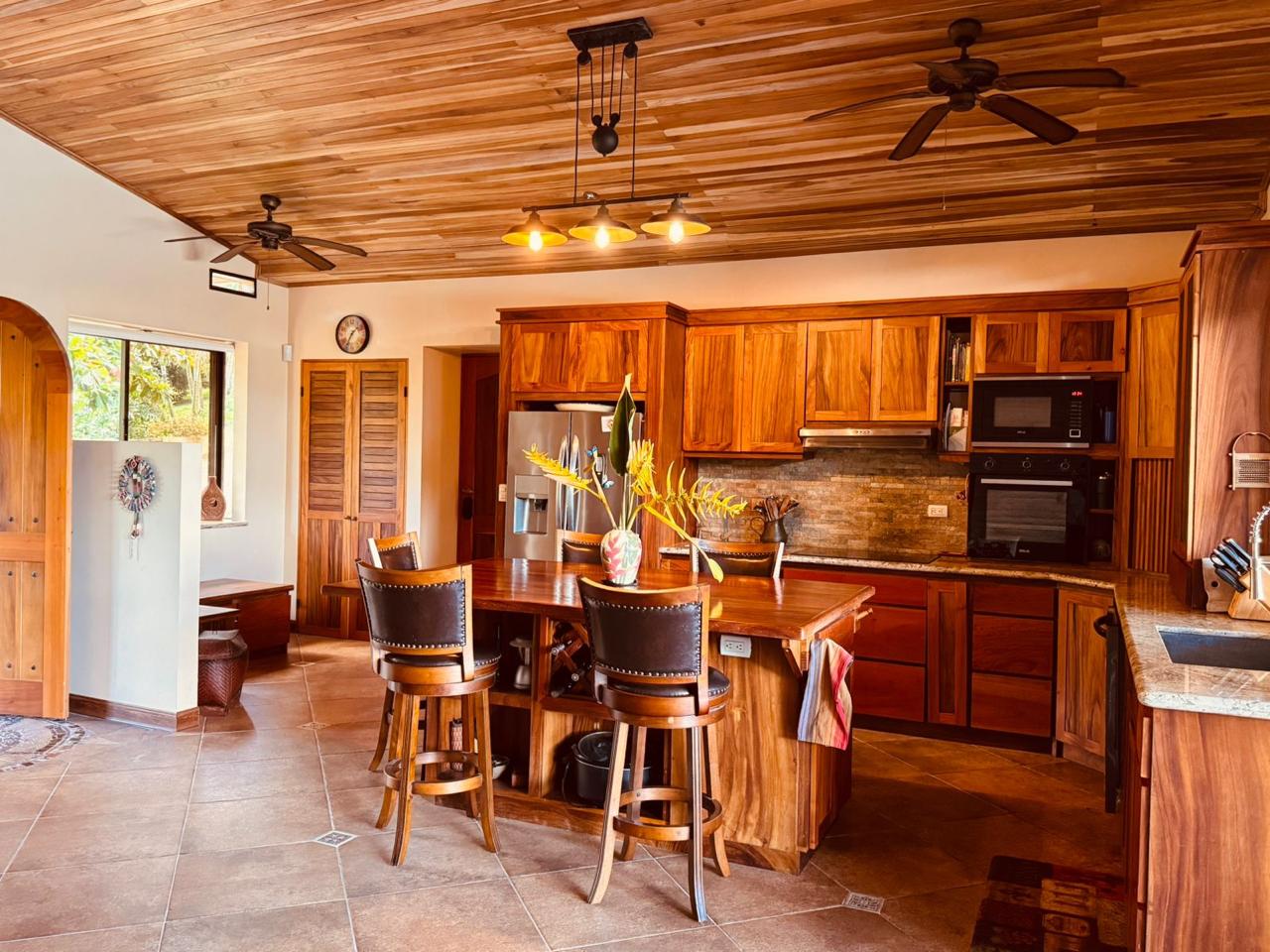 Lake Arenal Jewel: Exclusive Lakeview Estate with Private Lake Access & Separate Apartment.