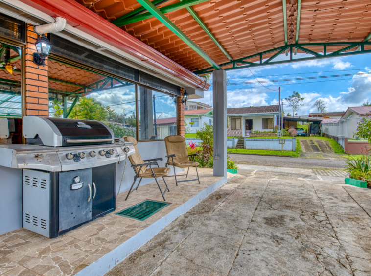 Village Hostel with Expansion Potential – Heart of Nuevo Arenal, Costa Rica