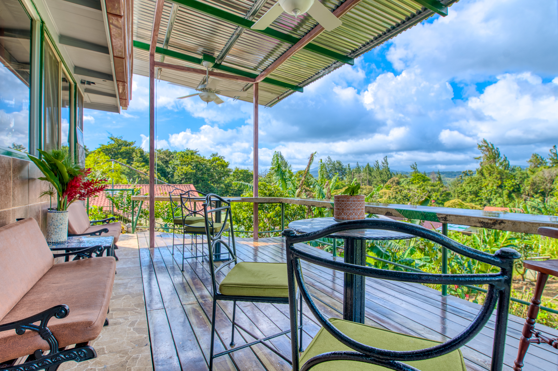 Village Hostel with Expansion Potential – Heart of Nuevo Arenal, Costa Rica