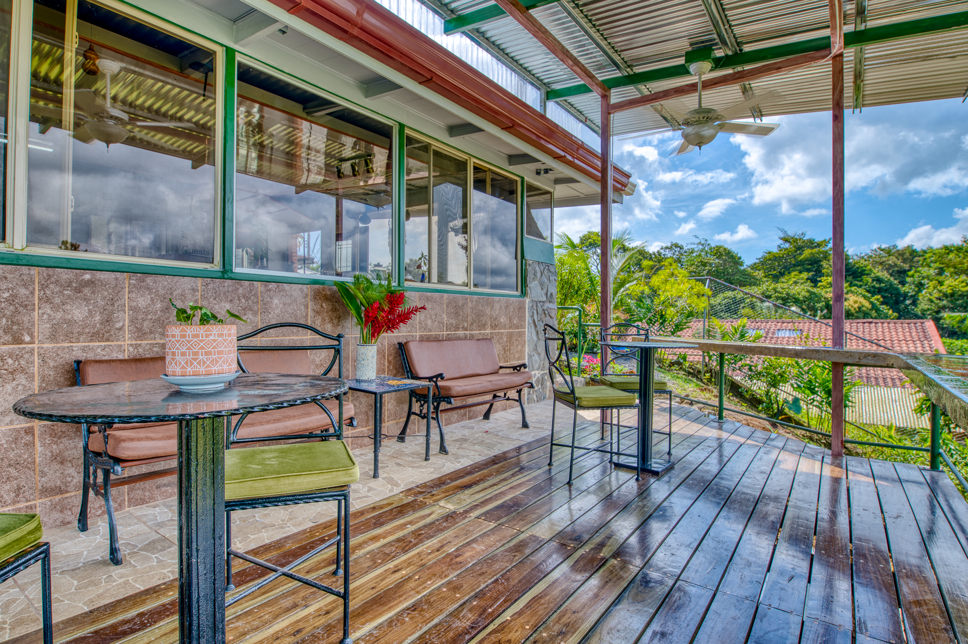 Village Hostel with Expansion Potential – Heart of Nuevo Arenal, Costa Rica