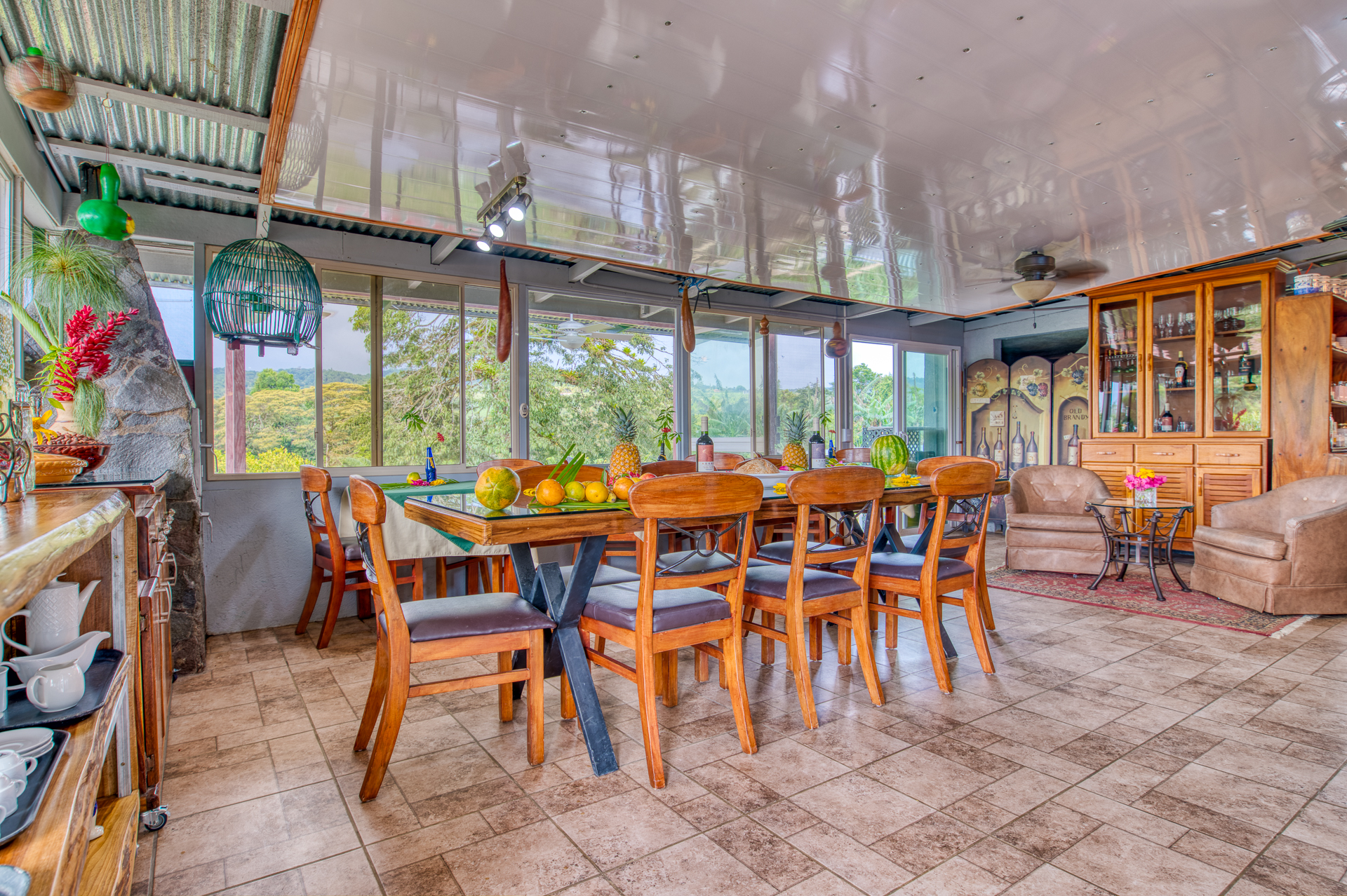 Village Hostel with Expansion Potential – Heart of Nuevo Arenal, Costa Rica