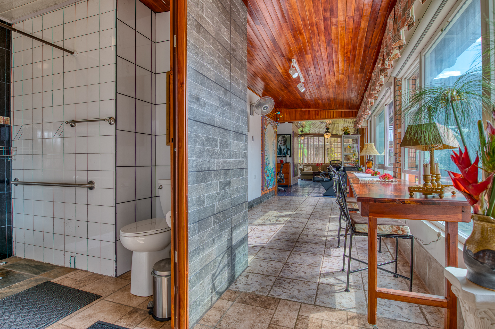 Village Hostel with Expansion Potential – Heart of Nuevo Arenal, Costa Rica