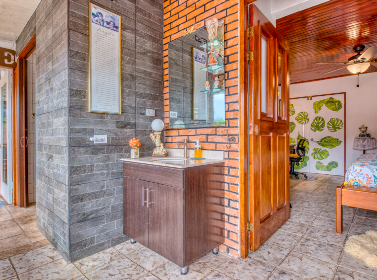 Village Hostel with Expansion Potential – Heart of Nuevo Arenal, Costa Rica