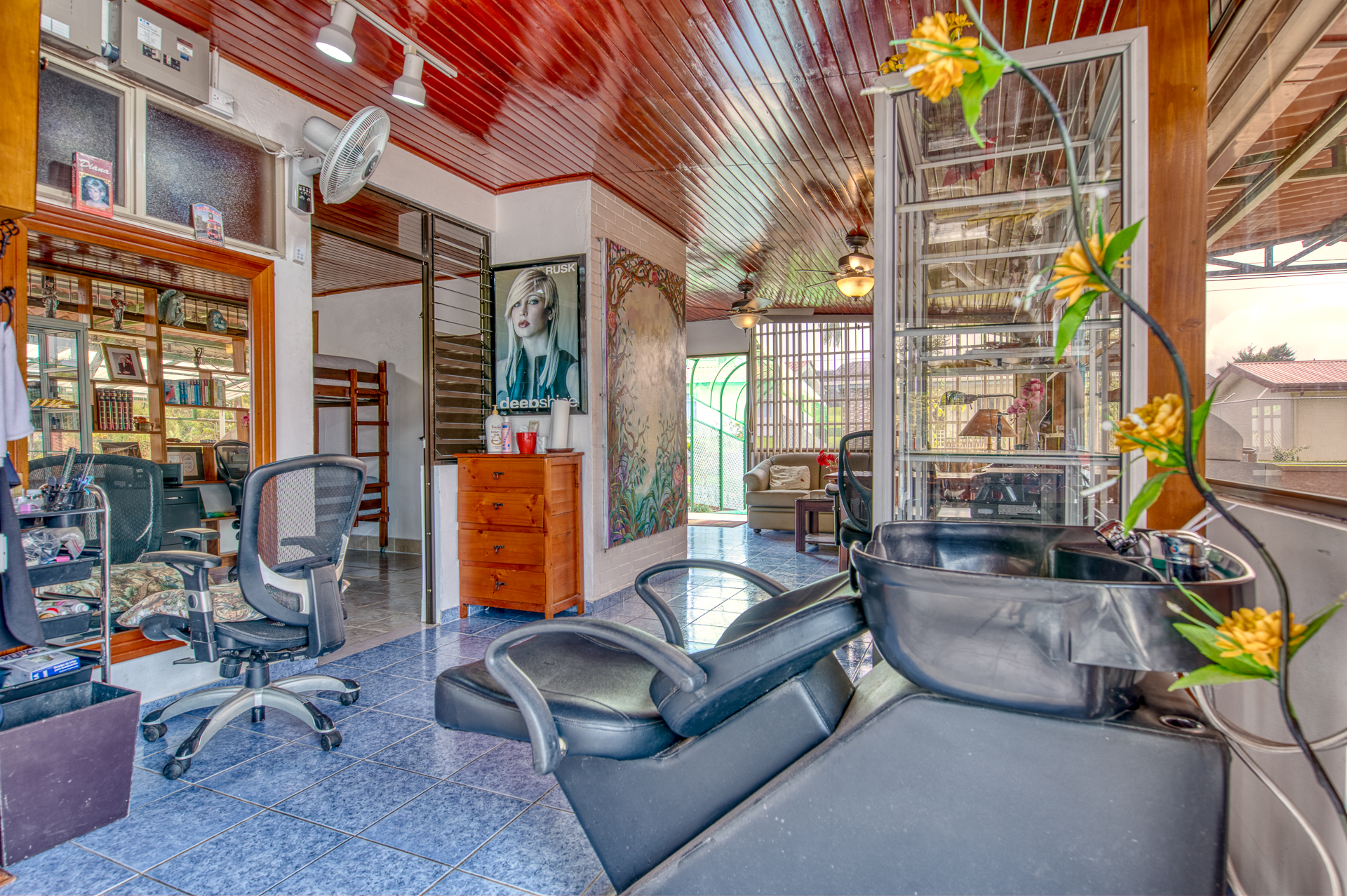 Village Hostel with Expansion Potential – Heart of Nuevo Arenal, Costa Rica