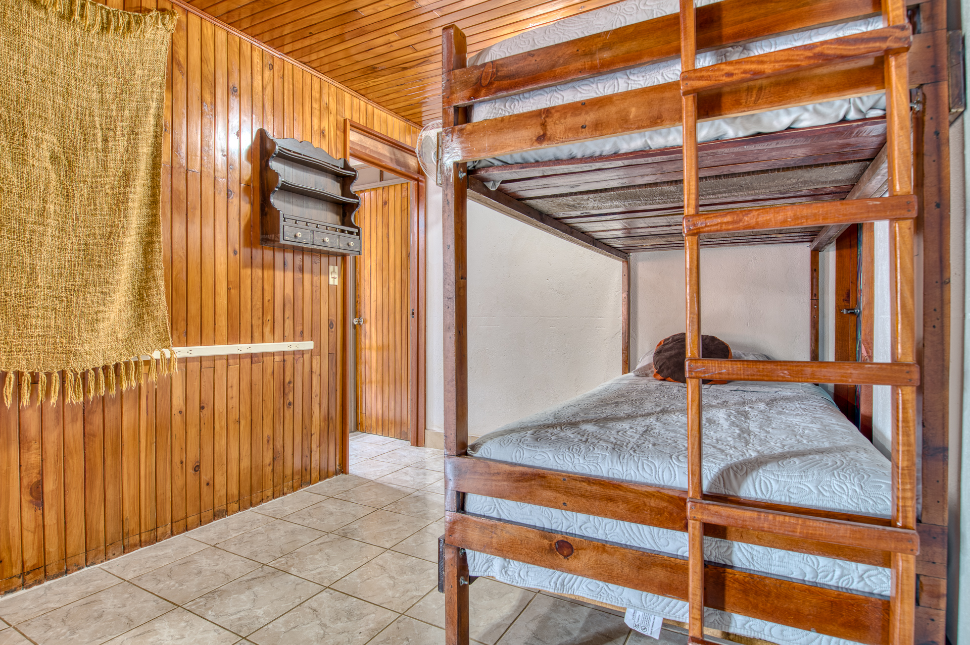 Village Hostel with Expansion Potential – Heart of Nuevo Arenal, Costa Rica