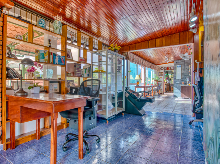 Village Hostel with Expansion Potential – Heart of Nuevo Arenal, Costa Rica