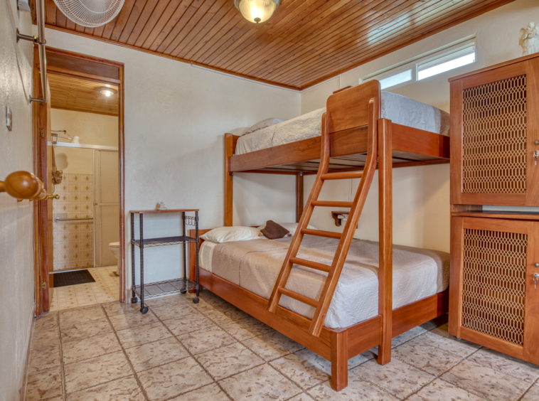 Village Hostel with Expansion Potential – Heart of Nuevo Arenal, Costa Rica