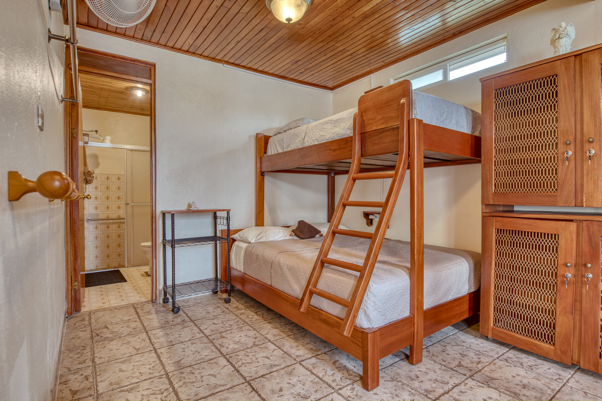 Village Hostel with Expansion Potential – Heart of Nuevo Arenal, Costa Rica