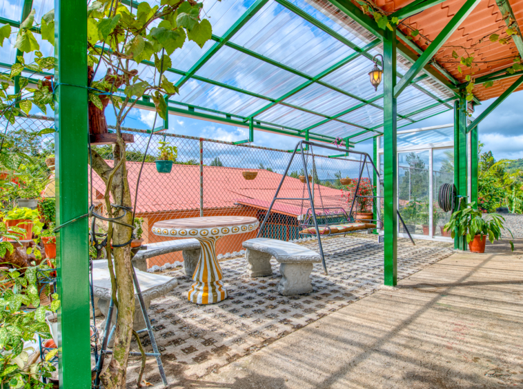 Village Hostel with Expansion Potential – Heart of Nuevo Arenal, Costa Rica
