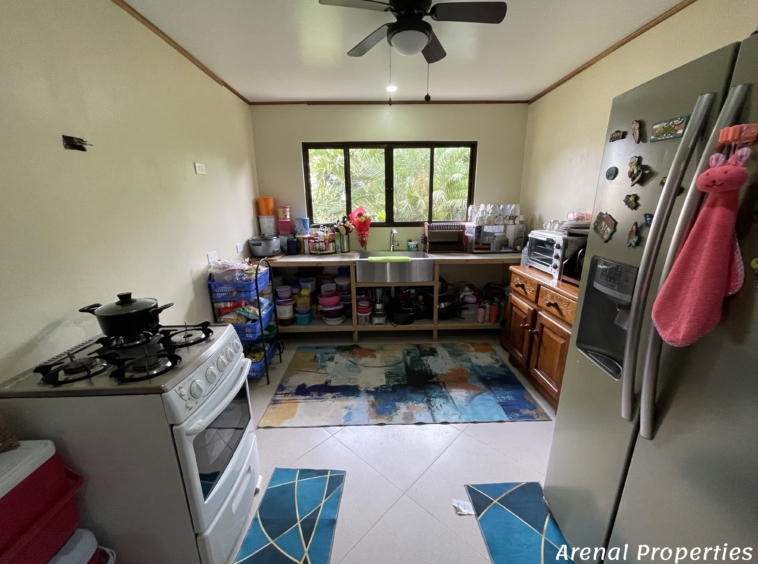 Modern 4-Bedroom Home with Lush Views & Privacy - Minutes from Downtown Nuevo Arenal.