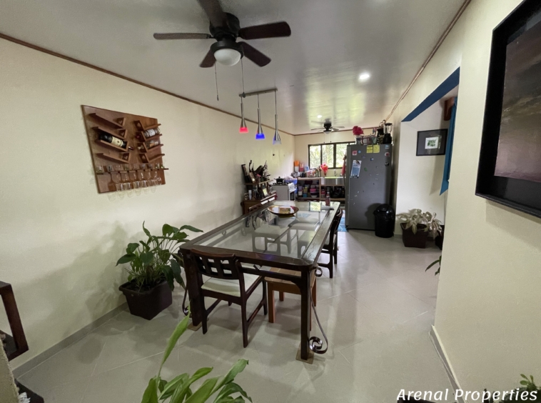 Modern 4-Bedroom Home with Lush Views & Privacy - Minutes from Downtown Nuevo Arenal.