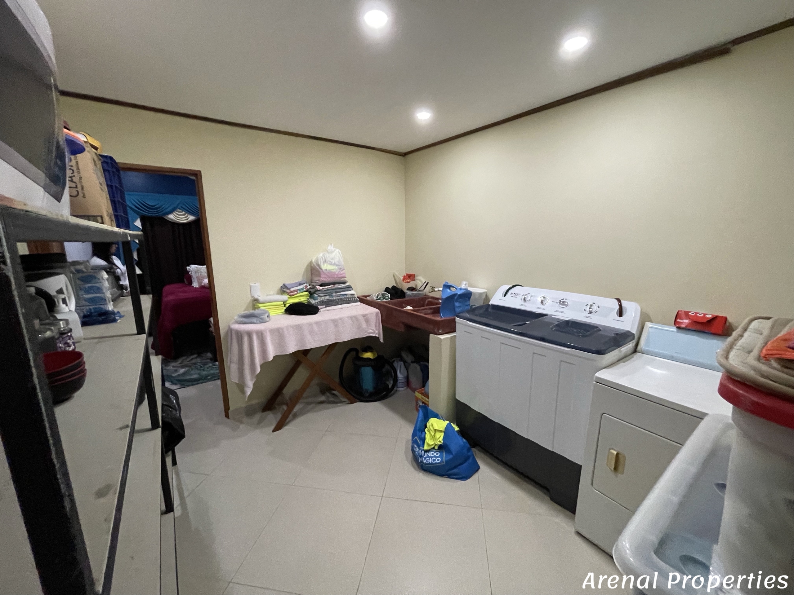 Modern 4-Bedroom Home with Lush Views & Privacy - Minutes from Downtown Nuevo Arenal.