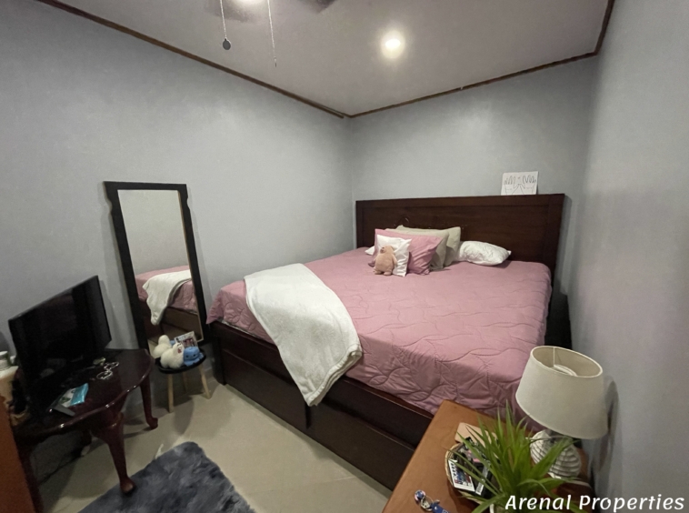 Modern 4-Bedroom Home with Lush Views & Privacy - Minutes from Downtown Nuevo Arenal.