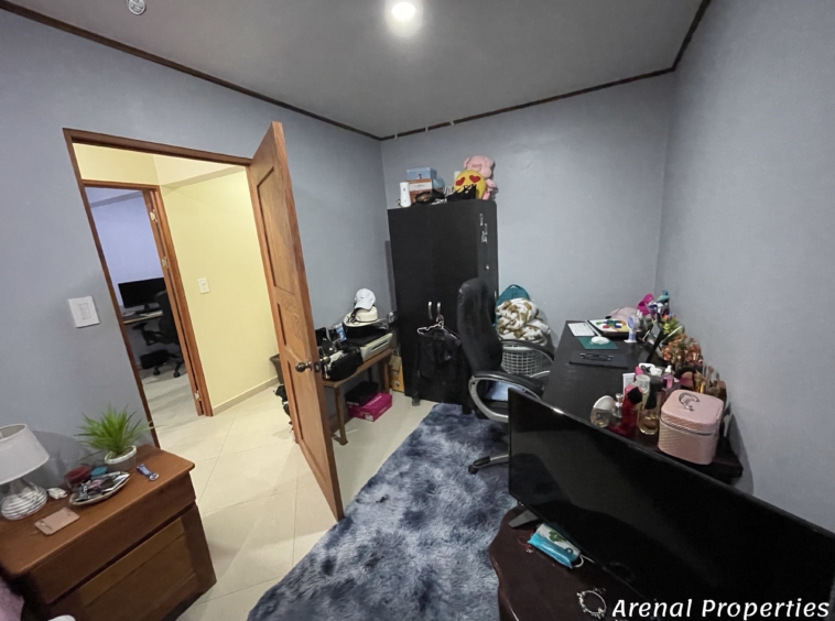 Modern 4-Bedroom Home with Lush Views & Privacy - Minutes from Downtown Nuevo Arenal.