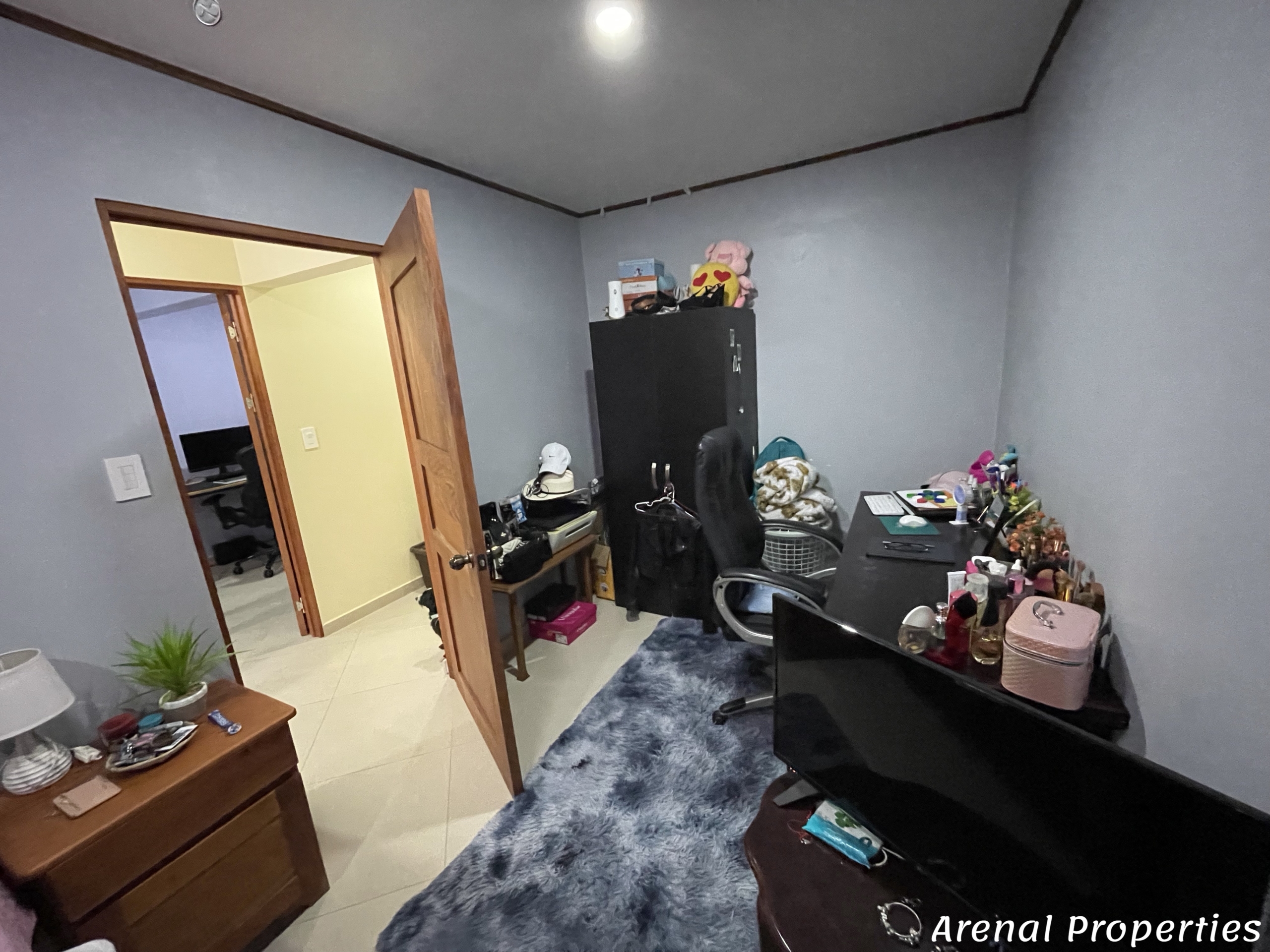 Modern 4-Bedroom Home with Lush Views & Privacy - Minutes from Downtown Nuevo Arenal.