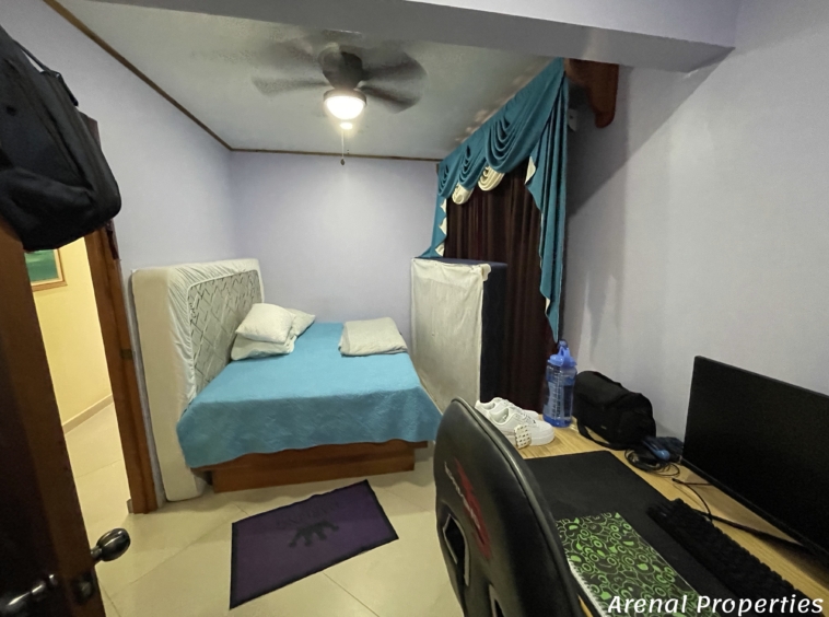 Modern 4-Bedroom Home with Lush Views & Privacy - Minutes from Downtown Nuevo Arenal.