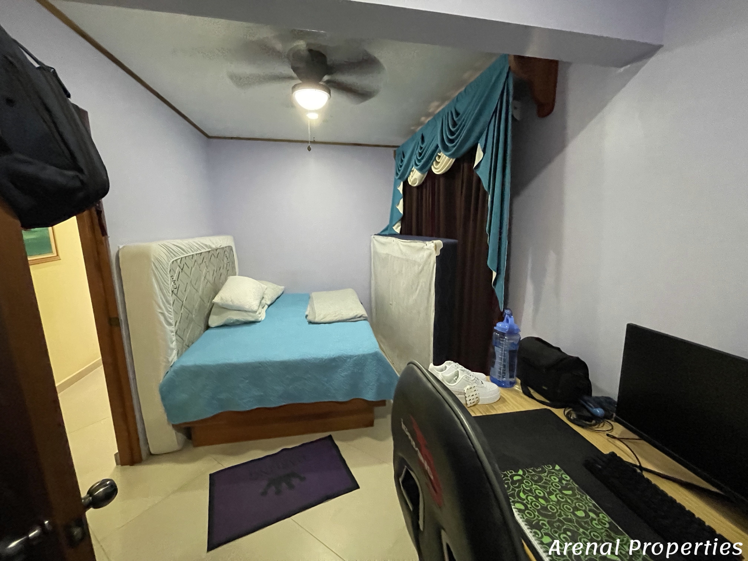 Modern 4-Bedroom Home with Lush Views & Privacy - Minutes from Downtown Nuevo Arenal.