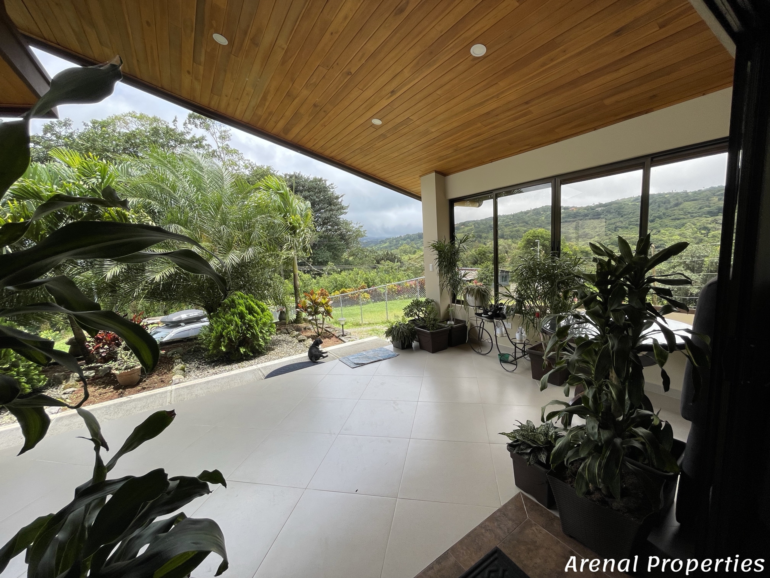 Modern 4-Bedroom Home with Lush Views & Privacy - Minutes from Downtown Nuevo Arenal.
