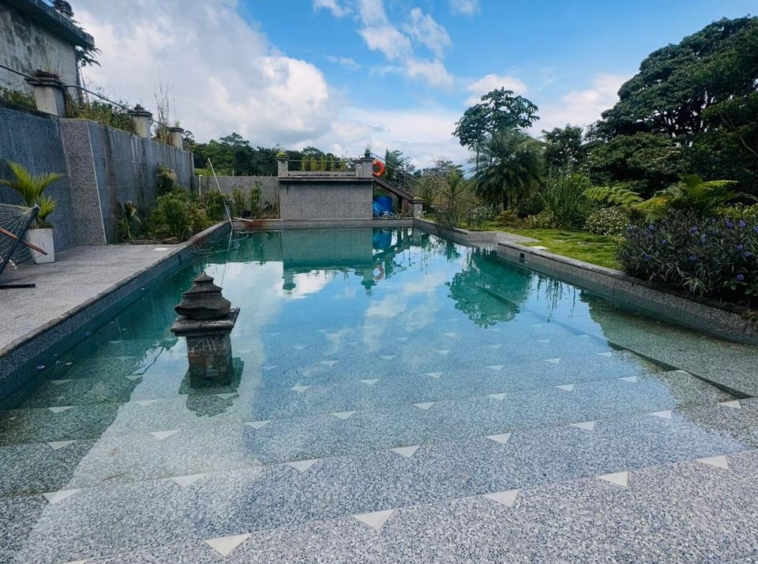 Lake Arenal Jewel: Exclusive Lakeview Estate with Private Lake Access & Separate Apartment.