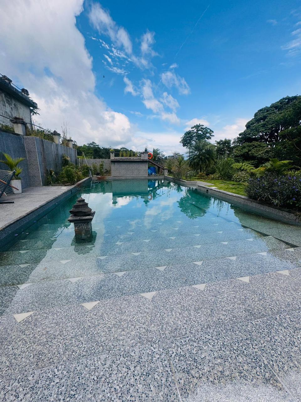 Lake Arenal Jewel: Exclusive Lakeview Estate with Private Lake Access & Separate Apartment.
