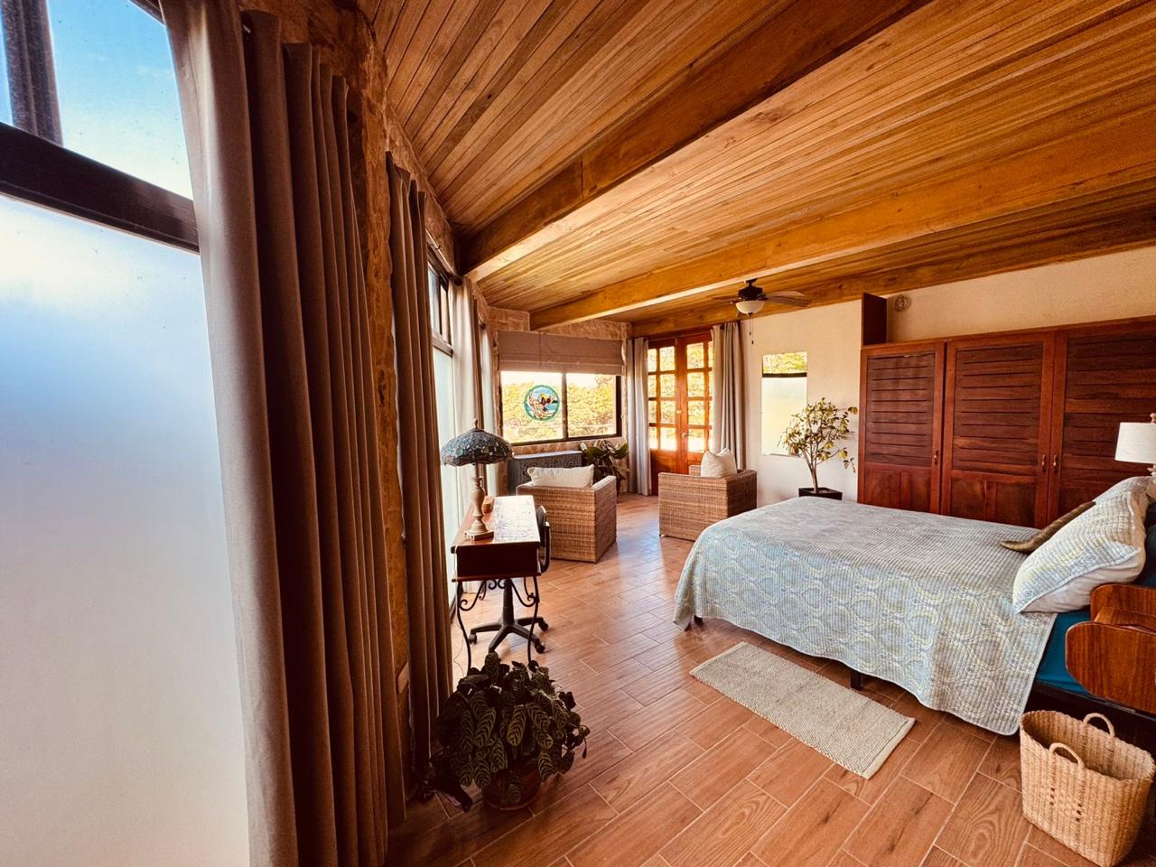 Lake Arenal Jewel: Exclusive Lakeview Estate with Private Lake Access & Separate Apartment.