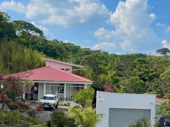 Casa Pink Sky – Elegant Eco-Luxury Retreat with casita