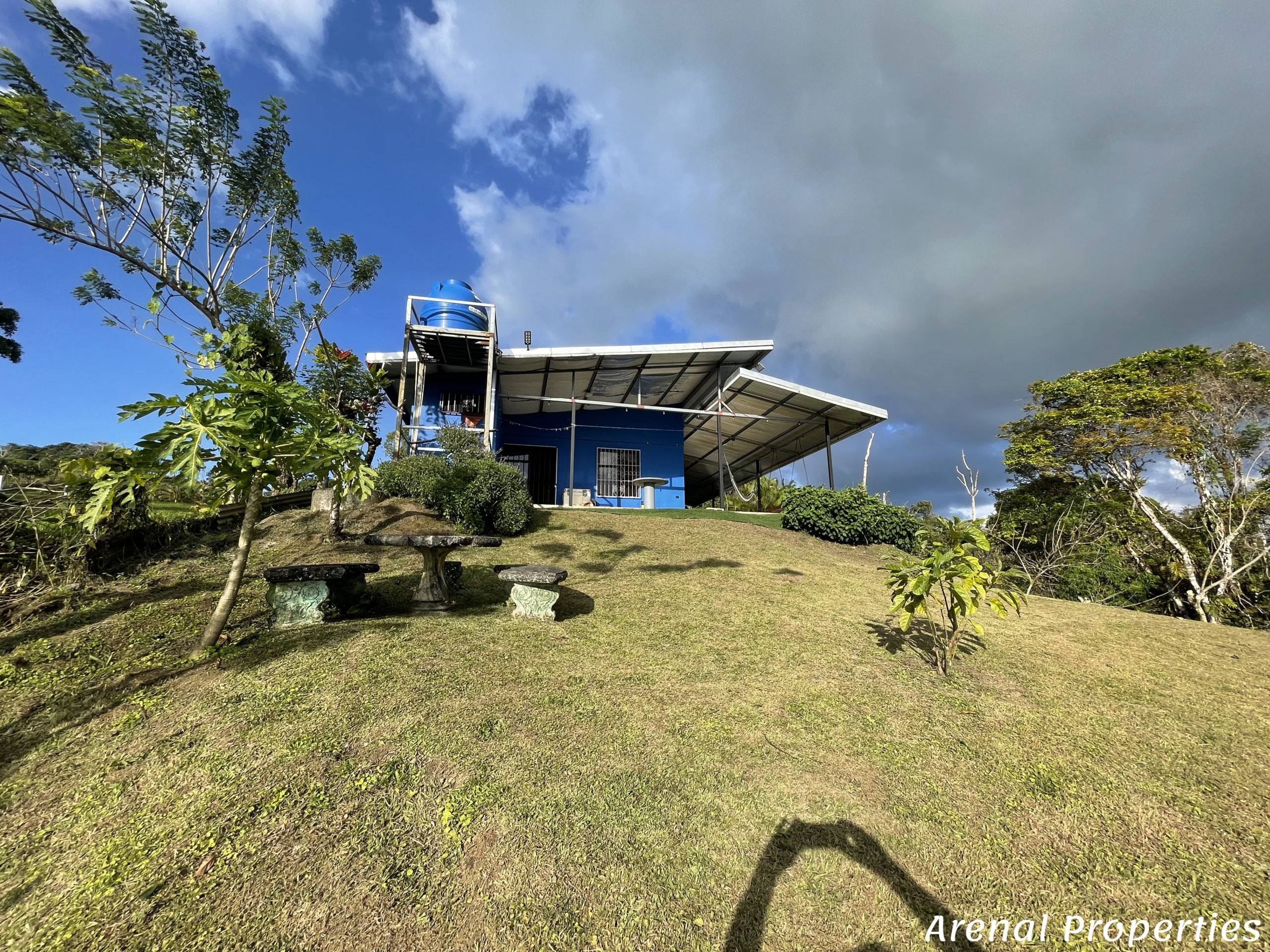 Off-Grid 3-Bedroom Home with Stunning Lake Views – Between Nuevo Arenal and La Unión