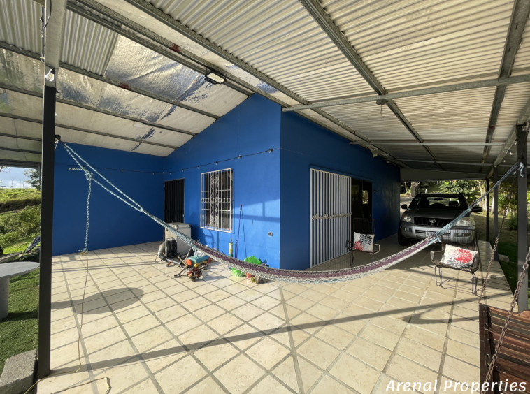 Off-Grid 3-Bedroom Home with Stunning Lake Views – Between Nuevo Arenal and La Unión