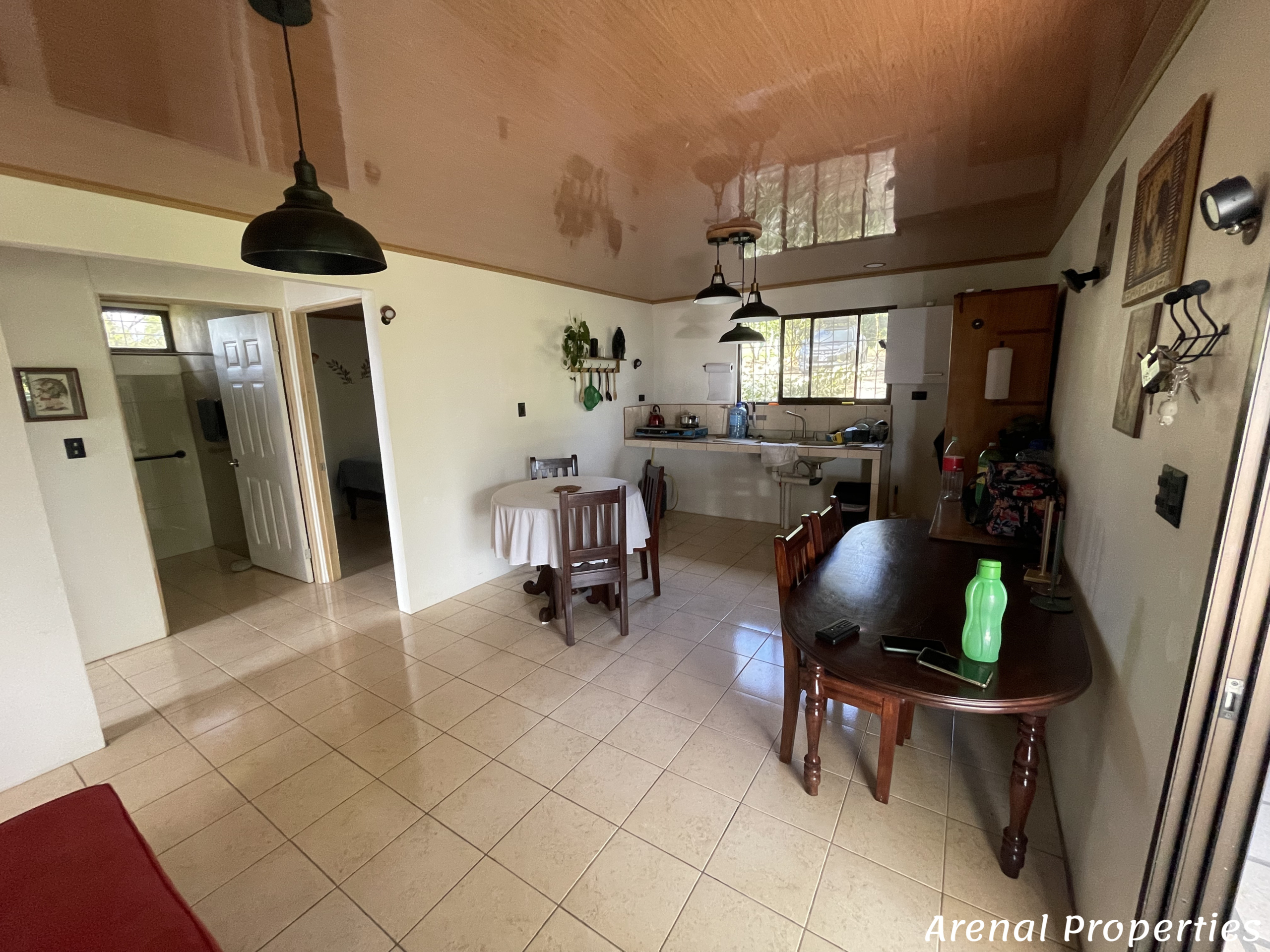 Off-Grid 3-Bedroom Home with Stunning Lake Views – Between Nuevo Arenal and La Unión