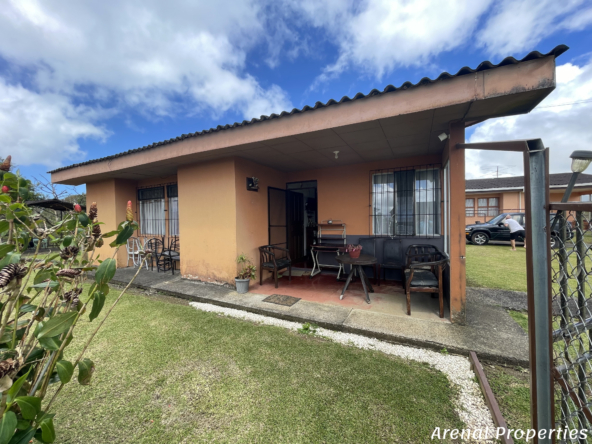 Charming 3-Bedroom Home with Lake and Volcano Views – Heart of Nuevo Arenal