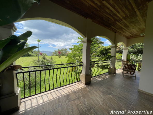 Charming 2 Bedroom Home with Spectacular Views Minutes from Nuevo Arenal