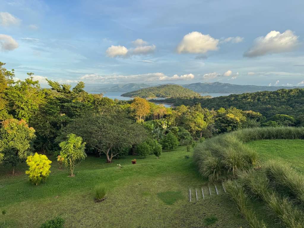 Lake Arenal View Casita with Expansive Views and Future Build Potential
