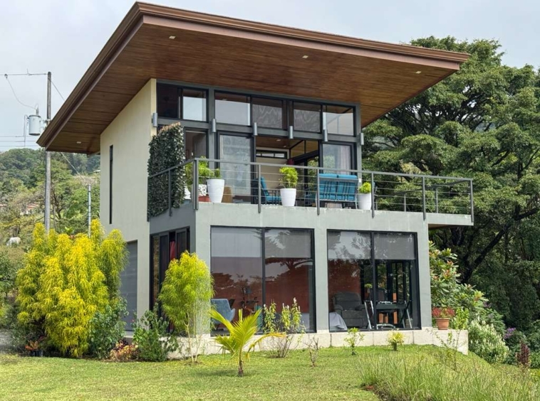 Lake Arenal View Casita with Expansive Views and Future Build Potential