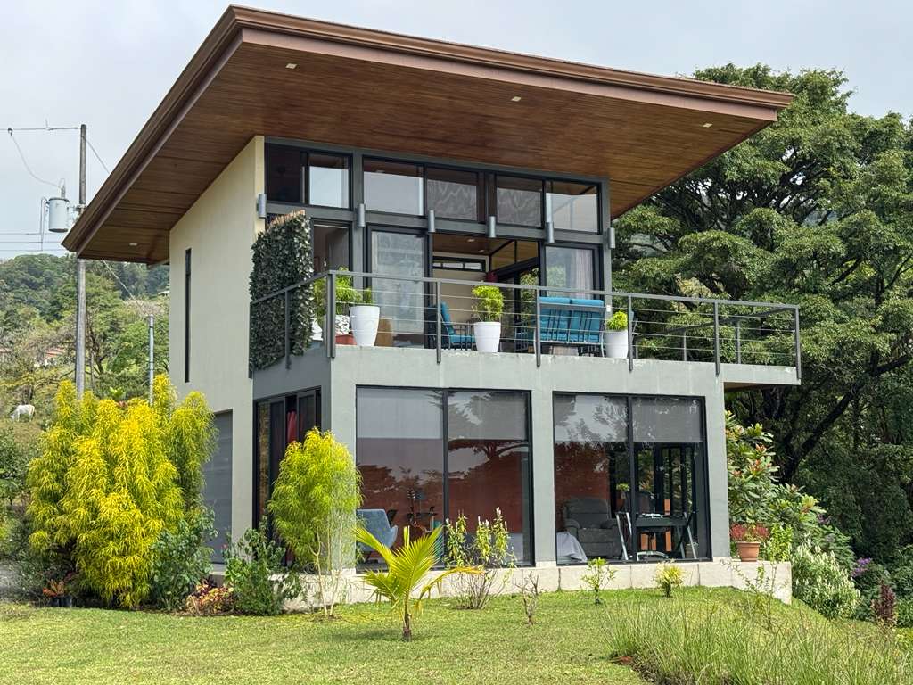 Lake Arenal View Casita with Expansive Views and Future Build Potential