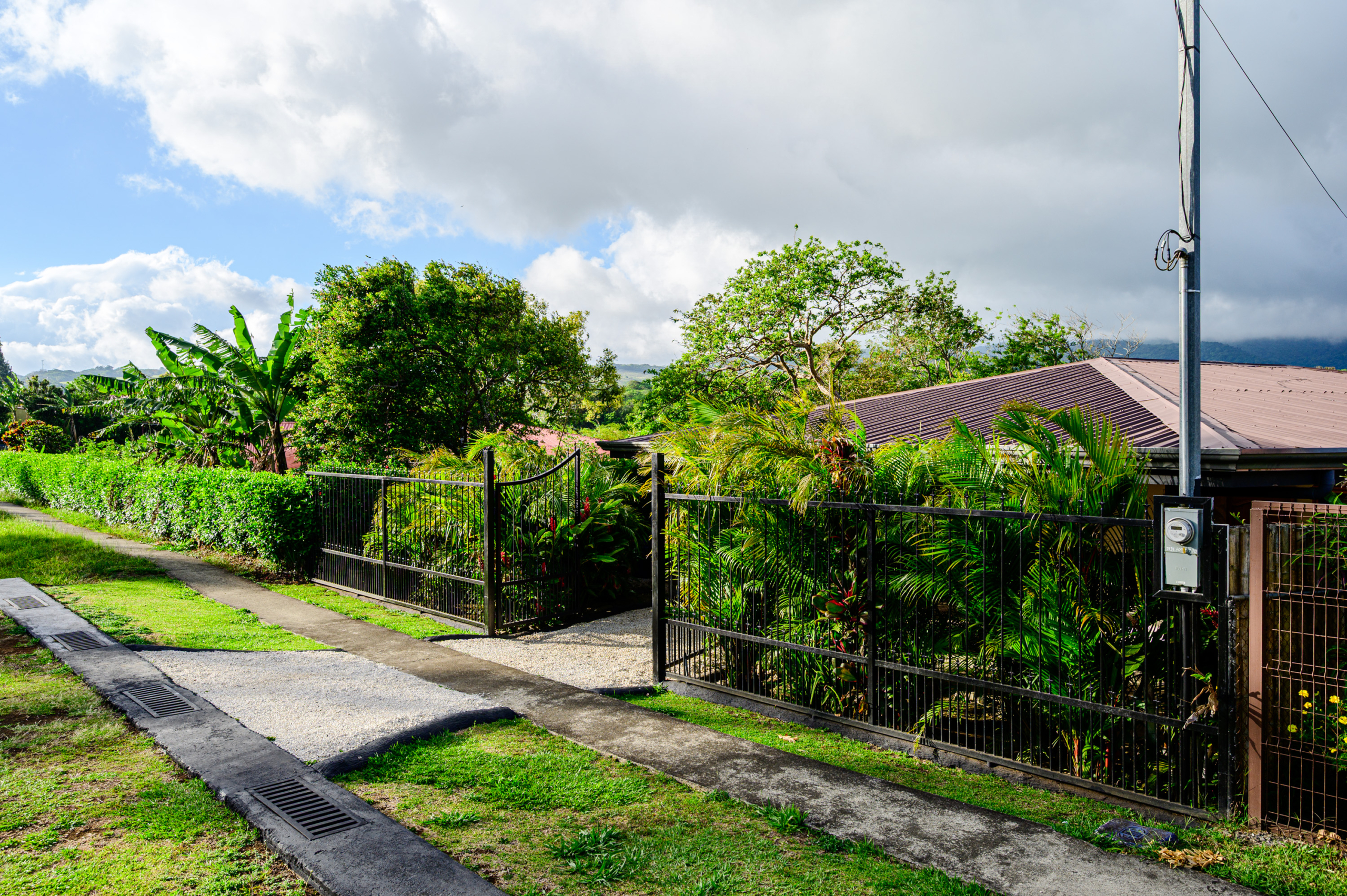 Renovated 2-Bedroom Home with Mountain Views and Turnkey Comfort in Sabalito APMLS045