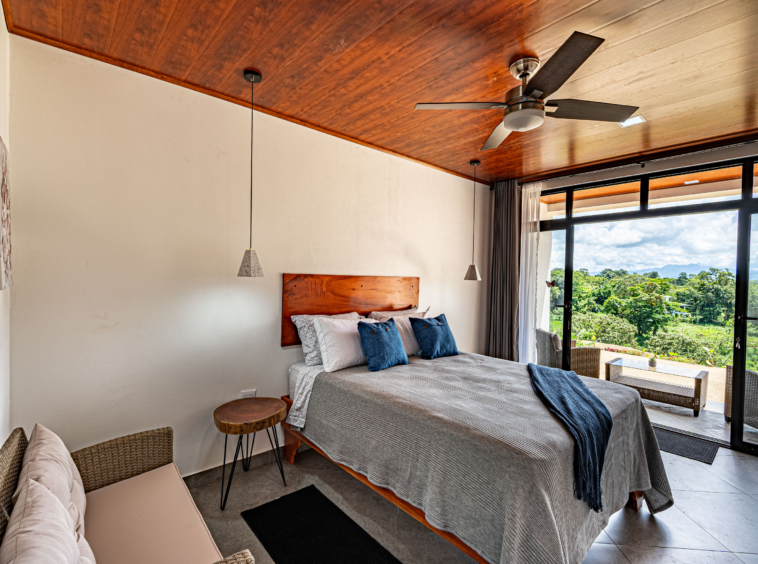 Lakefront Bed & Breakfast — Turnkey, Views, and True Lake Access Nuevo Arenal APMLS0043