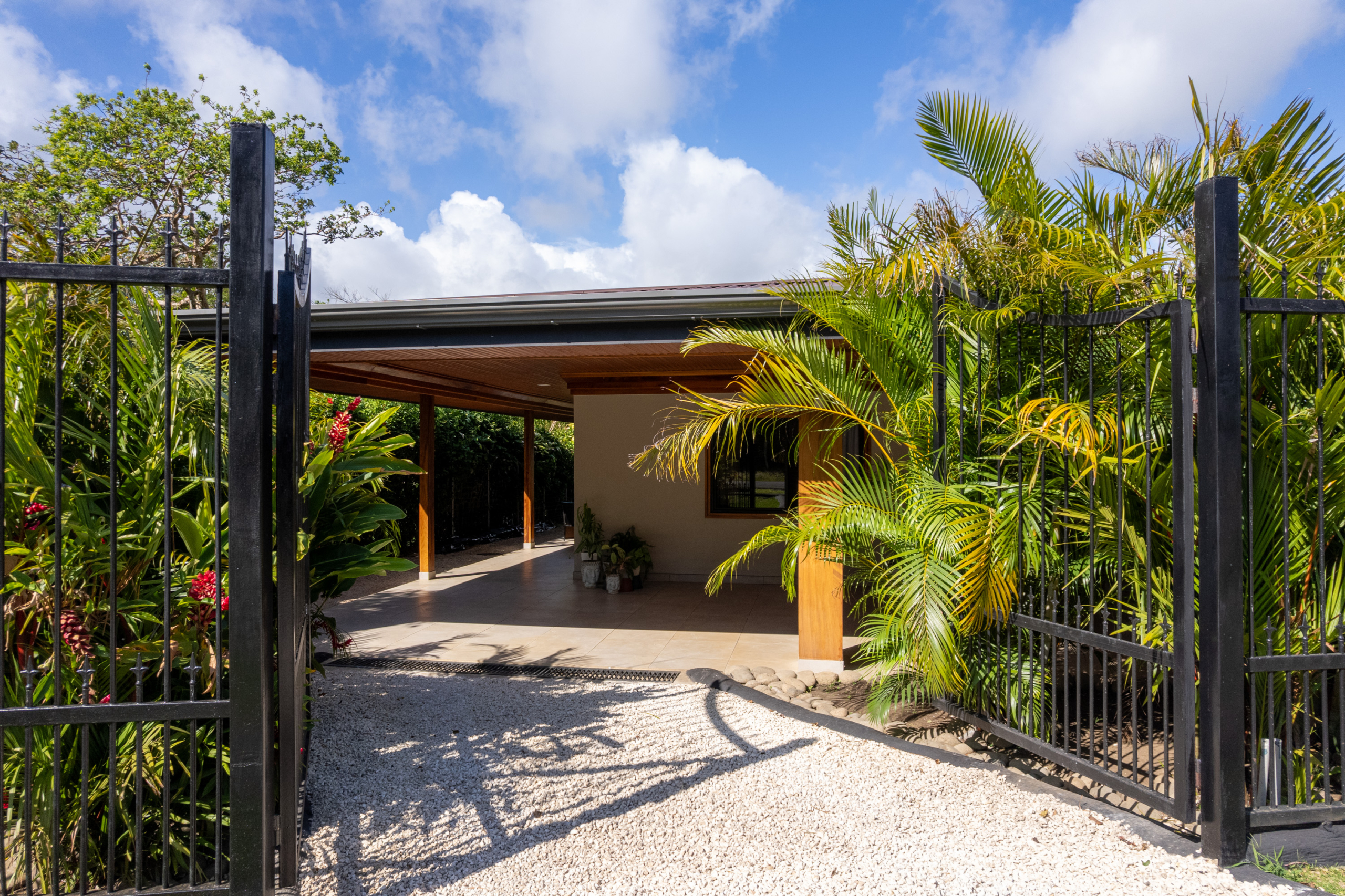 Renovated 2-Bedroom Home with Mountain Views and Turnkey Comfort in Sabalito APMLS045