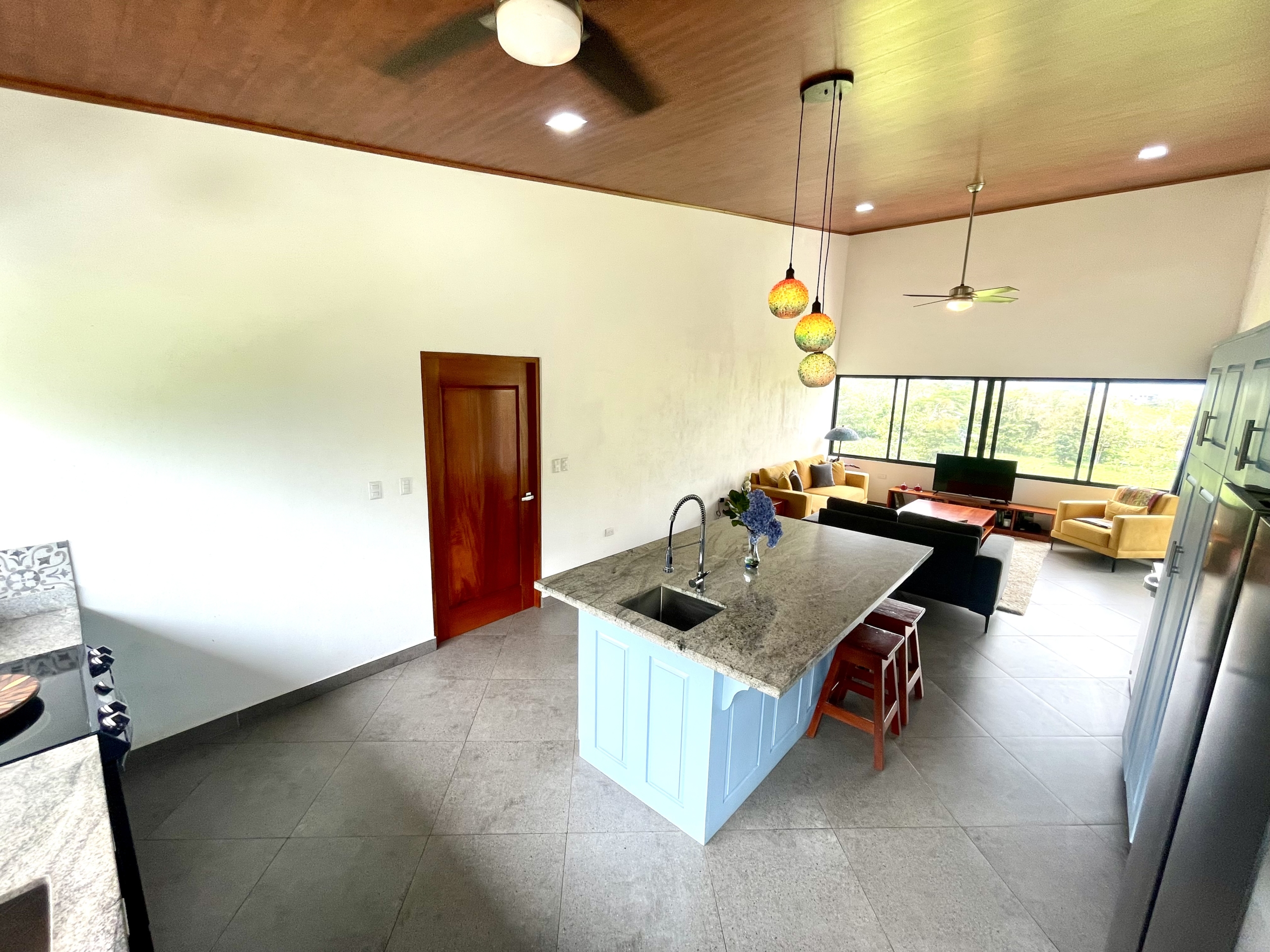 Lakefront Bed & Breakfast — Turnkey, Views, and True Lake Access Nuevo Arenal APMLS0043