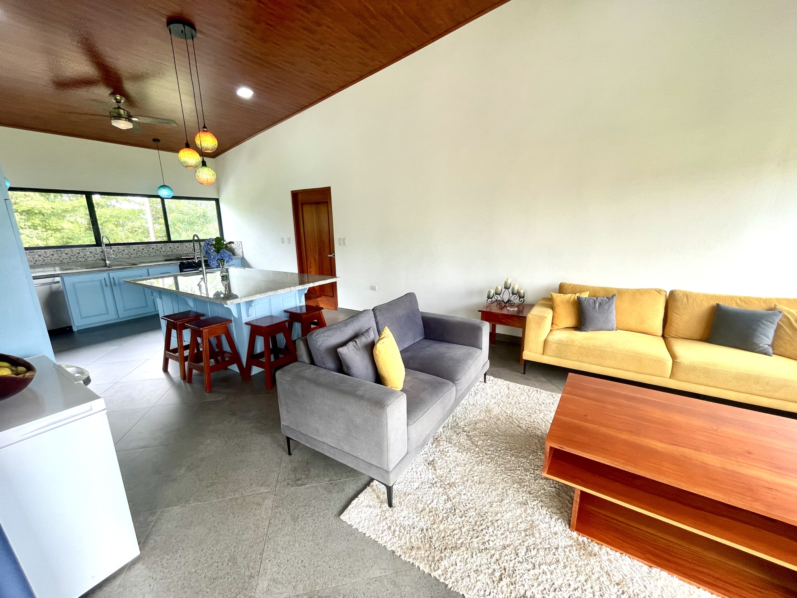 Lakefront Bed & Breakfast — Turnkey, Views, and True Lake Access Nuevo Arenal APMLS0043