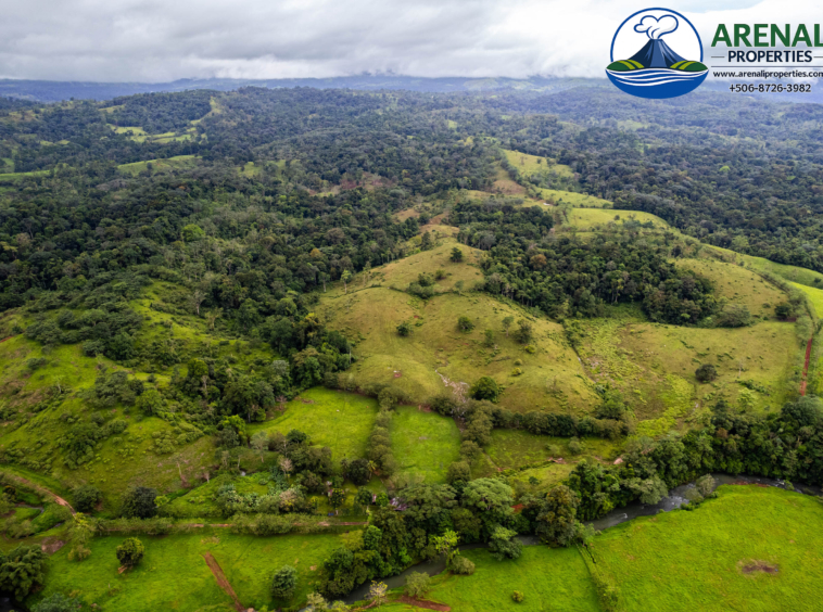 Expansive 128-Acre Farm with Valley Views Near Lake Arenal APMLS0051