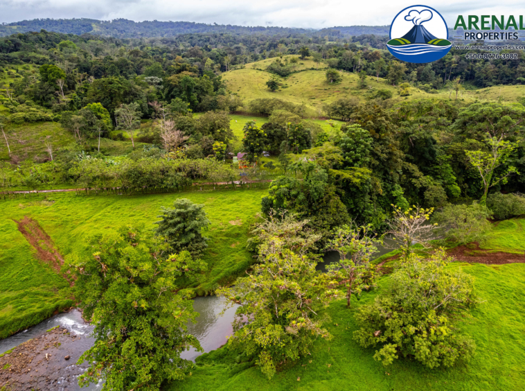 Expansive 128-Acre Farm with Valley Views Near Lake Arenal APMLS0051