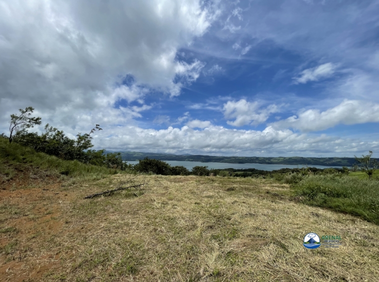 Stunning 5,000 m² Lake View Lot in El Aguacate (Nuevo Arenal) Approved House Plans