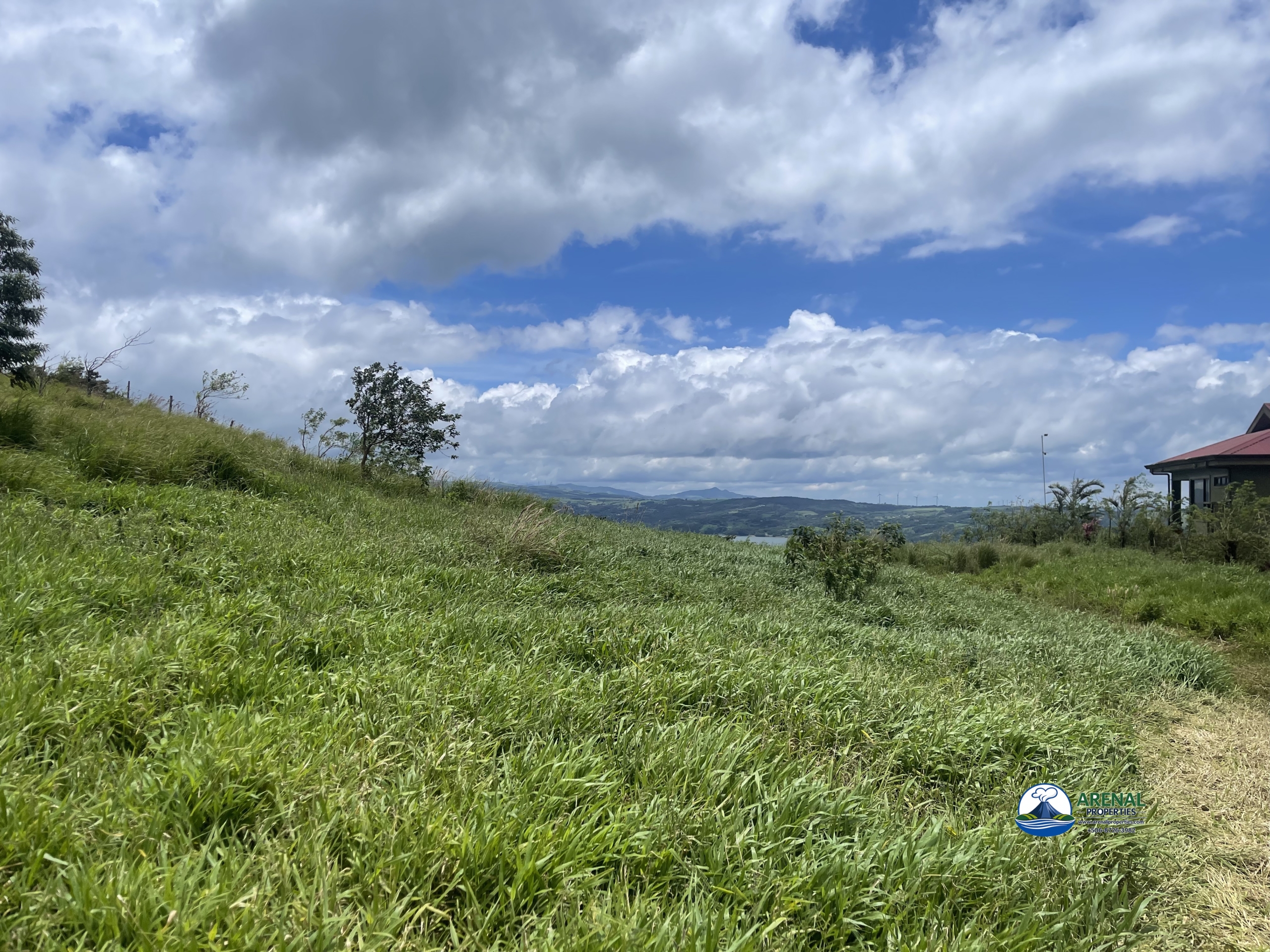 Stunning 5,000 m² Lake View Lot in El Aguacate (Nuevo Arenal) Approved House Plans